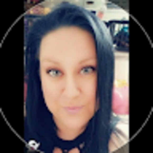 Meet your Posher, Shelley - Picture 1 of 1